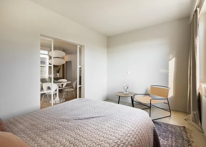 Cozy 3-room Near The Center Of