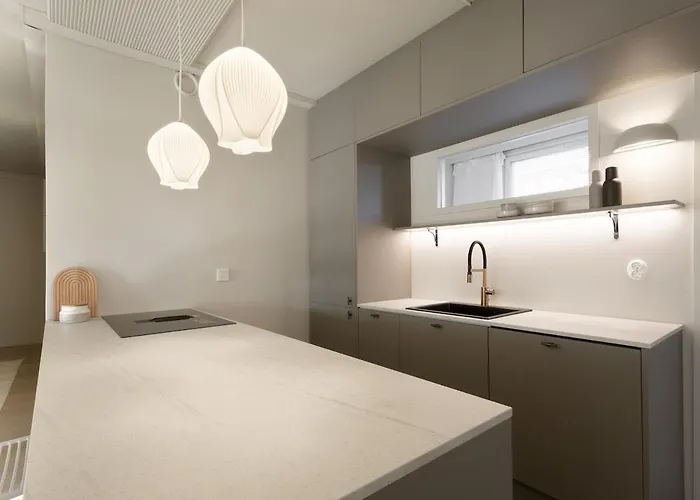 Cozy 3-room Near The Center Of