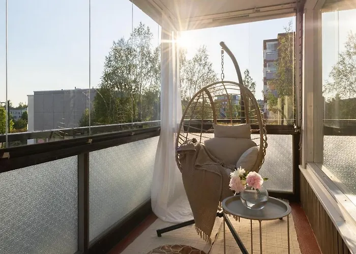 Cozy 3-room Near The Center Of